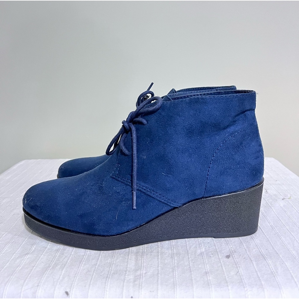 White Mountain Navy Blue suede bootie.